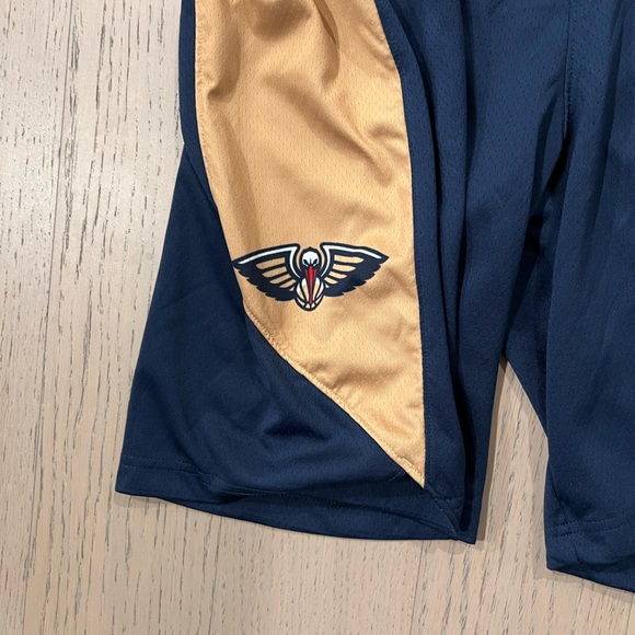 NBA x New Orleans Pelicans NOLA Official Practice Gear Pack - Picture 2 of 4